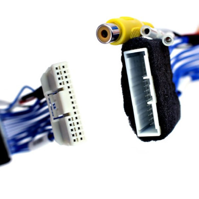Adapter zum Anschluss der Rückfahrkamera an den Monitor Toyota MFD GEN5 und GEN6 mit Navi Adapter zum Anschluss der Rückfahrkamera an den Monitor Toyota MFD GEN5 und GEN6 mit Navi