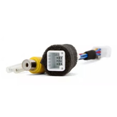 Achtpoliges Adapter für den Anschluss einer Rückfahrkamera mit Monitor in einen Subaru Achtpoliges Adapter für den Anschluss einer Rückfahrkamera mit Monitor in einen Subaru