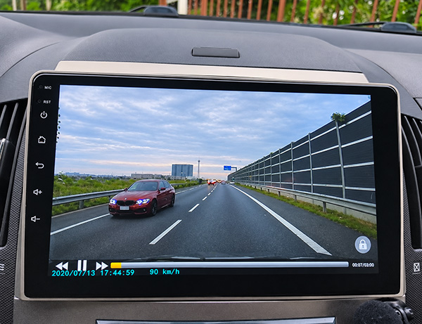 Wiedergabe einer Aufnahme der Dashcam auf dem Android-Radio